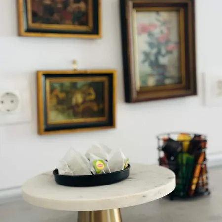 Mid-nest - Artitude Daire Bükreş