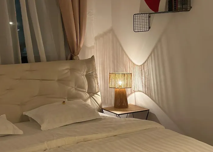 Mid-nest - Artitude Apartment *